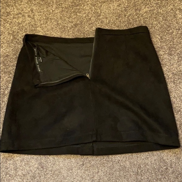 Black Mini Skirt - Picture 4 of 4